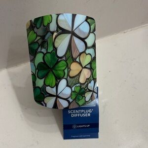 Yankee candle Green and White Clover ScentPlug Diffuser st. Patrick’s Day decor